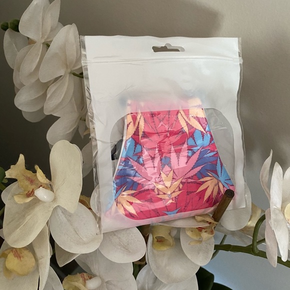 🆑 Pink Leaves 🍁 Print Face Mask - Picture 4 of 11